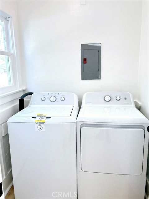 910 Victoria Avenue, Venice CA: https://media.crmls.org/medias/774e6c98-3bd9-4b34-a1ac-6a3a4b7c600b.jpg