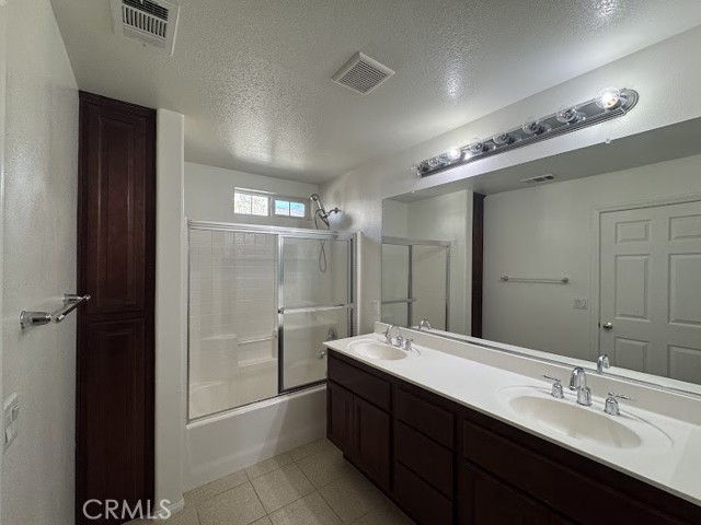 Detail Gallery Image 12 of 19 For 1523 Ledgestone Ln, Pomona,  CA 91767 - 3 Beds | 3 Baths