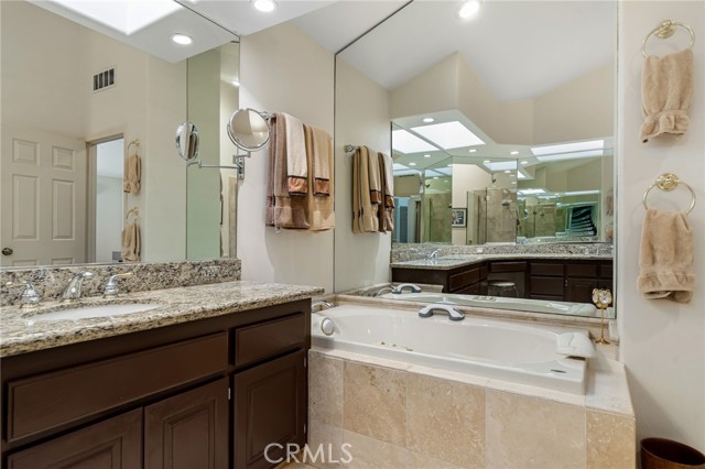 Detail Gallery Image 18 of 38 For 97 Palomino Circle, Palm Desert,  CA 92211 - 2 Beds | 3/1 Baths