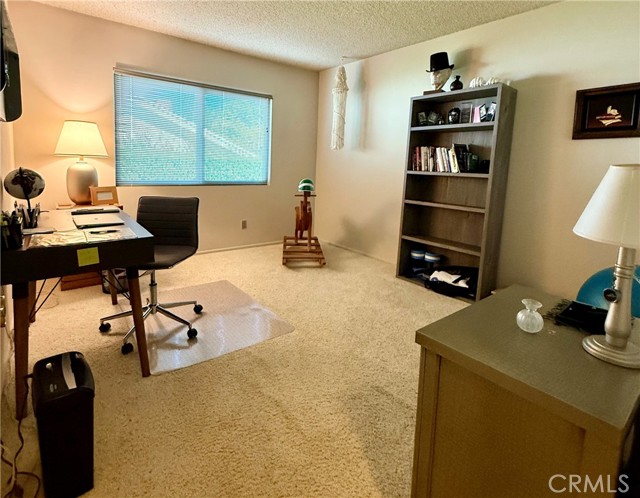 Detail Gallery Image 15 of 24 For 22216 Del Valle St, Woodland Hills,  CA 91364 - 3 Beds | 2/1 Baths