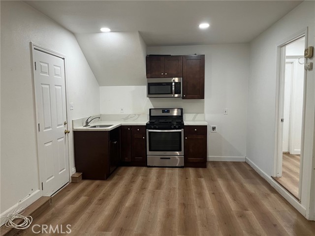 Detail Gallery Image 3 of 13 For 34667 Borchard Rd #L,  Lake Elsinore,  CA 92530 - 1 Beds | 1 Baths