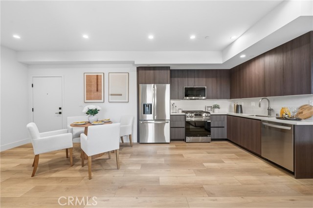 Detail Gallery Image 6 of 26 For 150 S Oak Knoll Ave #105,  Pasadena,  CA 91101 - 2 Beds | 2 Baths