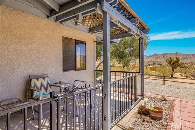 8397 Uphill Road, Joshua Tree CA: https://media.crmls.org/medias/77513263-da23-4e2c-90a3-20e9ac57e8e1.jpg