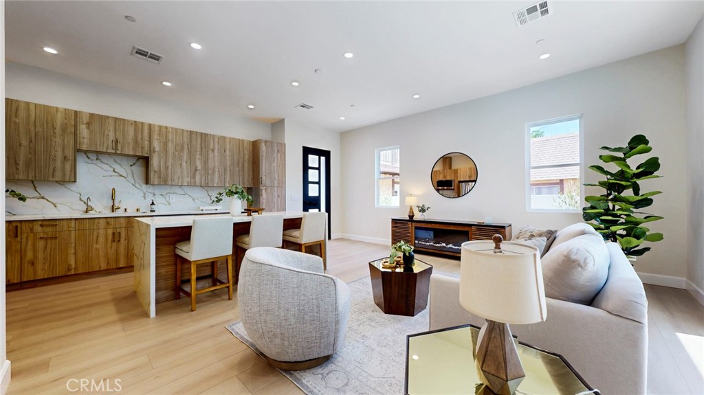 77517387 9F4D 44A3 8412 01F4Dbc2D717 421 N Catalina Street, Burbank, Ca 91505 &Lt;Span Style='BackgroundColor:transparent;Padding:0Px;'&Gt; &Lt;Small&Gt; &Lt;I&Gt; &Lt;/I&Gt; &Lt;/Small&Gt;&Lt;/Span&Gt;
