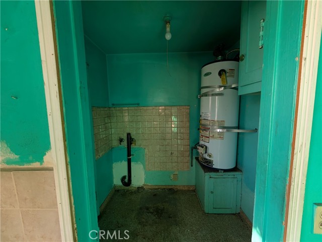 Detail Gallery Image 9 of 18 For 10958 S Budlong, Los Angeles,  CA 90044 - 2 Beds | 1 Baths