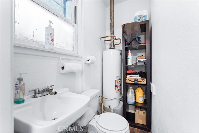 1704 W 2nd Street, Santa Ana CA: https://media.crmls.org/medias/775234f2-dc1a-4370-86ba-33dcba79d3f5.jpg