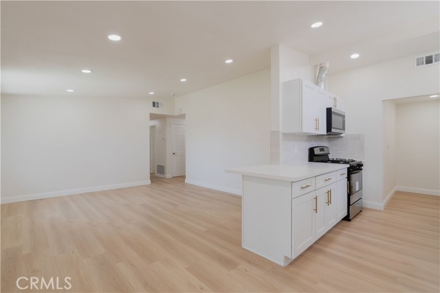 Detail Gallery Image 4 of 21 For 16540 E Kingside Dr, Covina,  CA 91722 - 4 Beds | 2 Baths