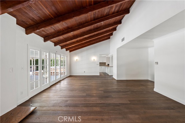 Detail Gallery Image 5 of 31 For 23172 Gainford St, Woodland Hills,  CA 91364 - 3 Beds | 2/1 Baths