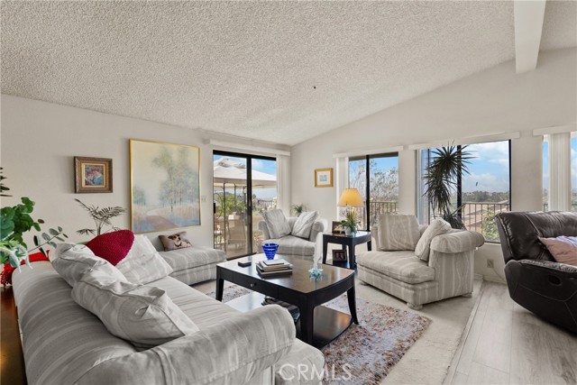 Detail Gallery Image 6 of 47 For 13691 Gavina Ave #576,  Sylmar,  CA 91342 - 3 Beds | 2 Baths