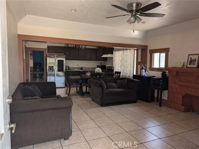 Detail Gallery Image 11 of 23 For 4156 Halldale Ave, Los Angeles,  CA 90062 - 2 Beds | 1 Baths