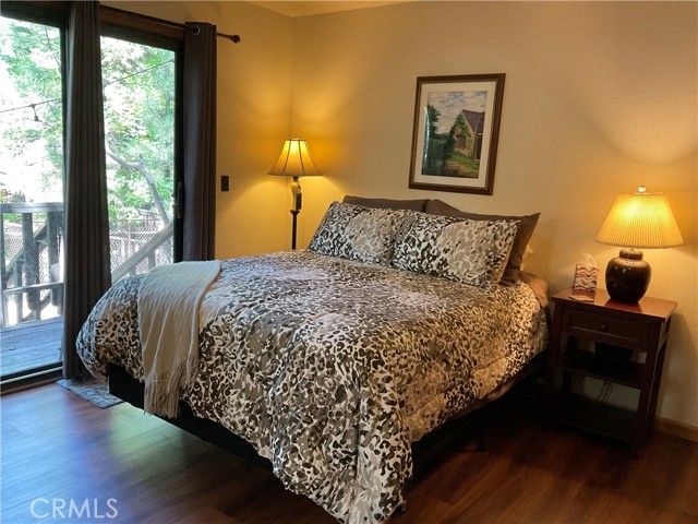 Detail Gallery Image 14 of 18 For 42592 Cedar Ave, Big Bear Lake,  CA 92315 - 2 Beds | 2 Baths