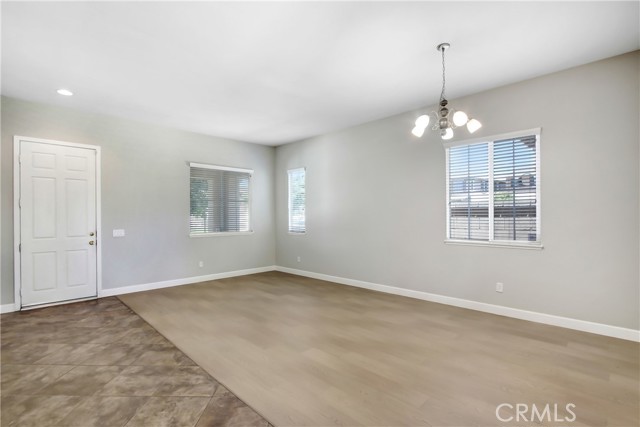 Detail Gallery Image 2 of 22 For 41026 Crimson Pillar Ln, Lake Elsinore,  CA 92532 - 4 Beds | 3 Baths