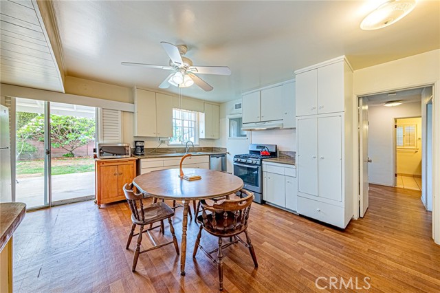 11511 Margie Lane, Garden Grove CA: https://media.crmls.org/medias/775532d2-9c8f-4171-979f-797c02555518.jpg