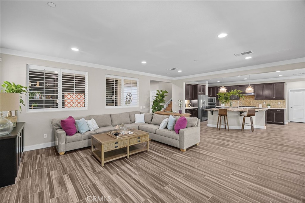 MLS #WS25158608 img 5