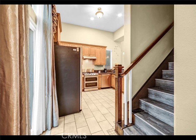 Detail Gallery Image 14 of 28 For 5517 Welland Ave Unit E,  Temple City,  CA 91780 - 3 Beds | 3 Baths