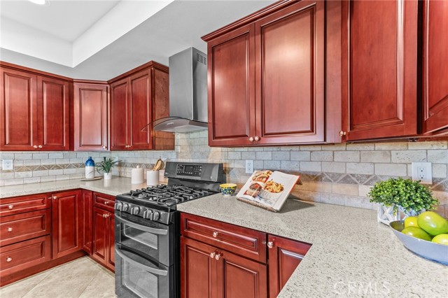 Image 14 of 51 For 2080 Terrebonne Avenue