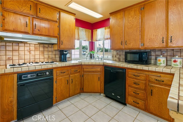 2466 Royal Avenue, Simi Valley CA: https://media.crmls.org/medias/7756b541-314b-42a9-b55b-0927a5042d88.jpg