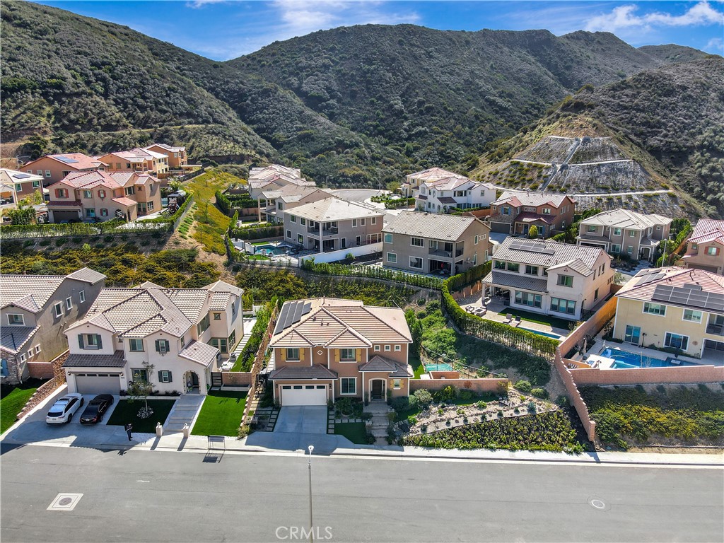 https://media.crmls.org/medias/775715d9-f7bd-421f-bd03-7e6b18966584.jpg?preset=X-Large