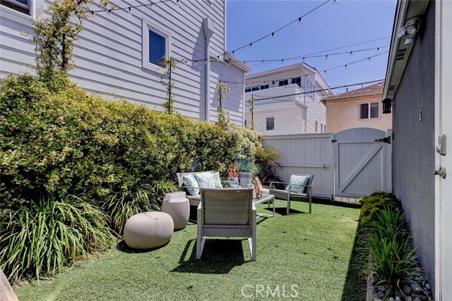 340 27th Street, Hermosa Beach, California 90254, 3 Bedrooms Bedrooms, ,2 BathroomsBathrooms,Residential,Sold,27th,SB22076575