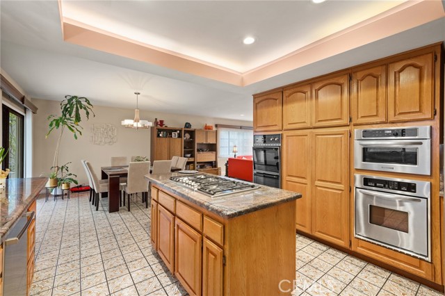 3401 Country Club Drive, Glendale CA: https://media.crmls.org/medias/7757ceb9-787a-46f0-a329-2dbab4e7037e.jpg