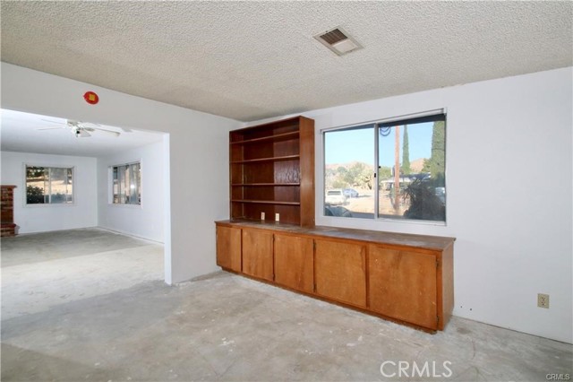 Detail Gallery Image 8 of 30 For 56884 Kismet Rd, Yucca Valley,  CA 92284 - 3 Beds | 2 Baths