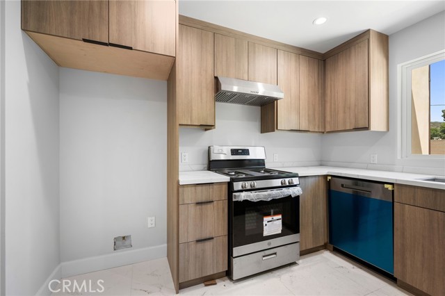 Detail Gallery Image 12 of 33 For 357 Harvey Dr #101,  Glendale,  CA 91206 - 4 Beds | 2/1 Baths