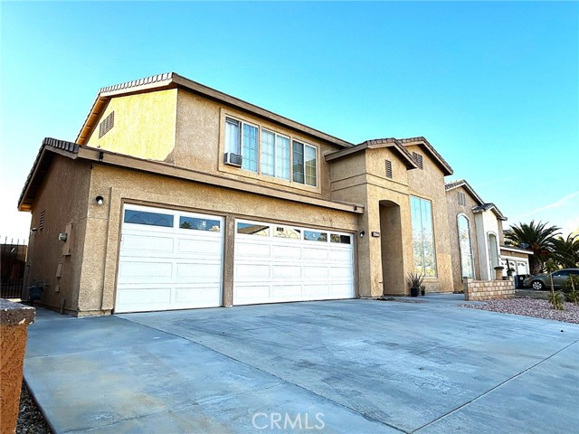 Detail Gallery Image 2 of 22 For 12644 Eaton Ln, Victorville,  CA 92392 - 4 Beds | 3 Baths