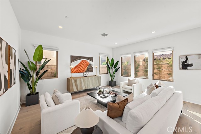 Detail Gallery Image 8 of 31 For 215 Sutters Mill, Irvine,  CA 92602 - 4 Beds | 4/1 Baths