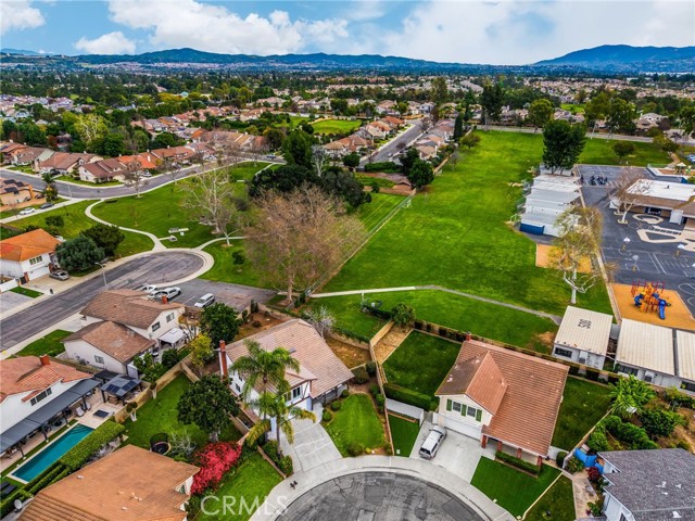 Detail Gallery Image 2 of 36 For 549 Fordham, Placentia,  CA 92870 - 5 Beds | 3 Baths