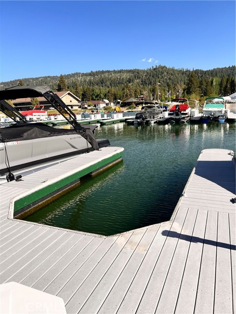 Detail Gallery Image 3 of 9 For 400 Pine Knot Blvd #E-29, Big Bear Lake,  CA 92315 - – Beds | – Baths