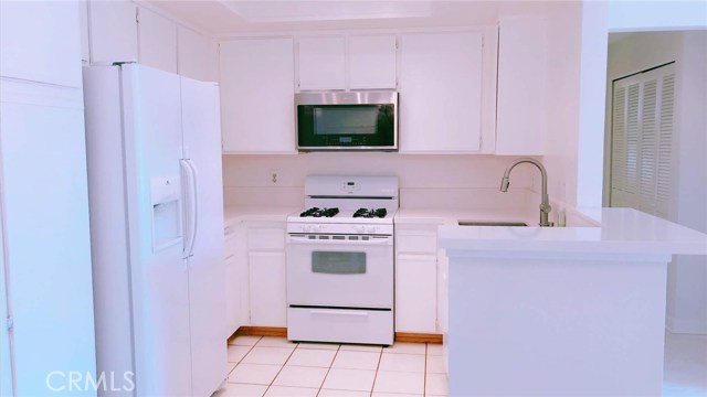 206 Alicante Aisle # 213, Irvine, California 92614, 2 Bedrooms Bedrooms, ,2 BathroomsBathrooms,Residential Lease,For Rent,206 Alicante Aisle # 213,CROC25148586
