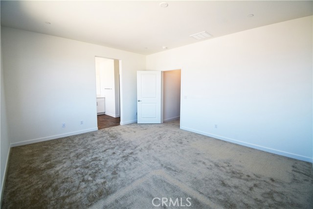 2553 E Kiwi Ct, Ontario CA: https://media.crmls.org/medias/775bb6d0-bdbb-40de-821e-c2a61a580710.jpg