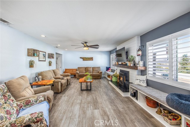 11336 Acropolis Drive, Yucaipa CA: https://media.crmls.org/medias/775bbf6f-5343-43dd-9d0e-db239db04e0e.jpg