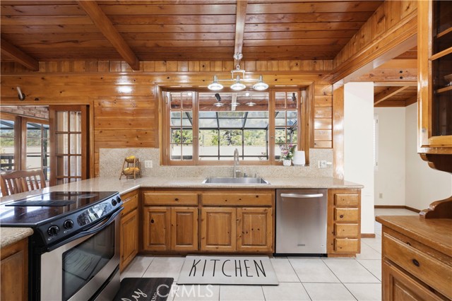 Detail Gallery Image 15 of 75 For 11950 Sierra Hwy, Agua Dulce,  CA 91390 - 3 Beds | 4 Baths