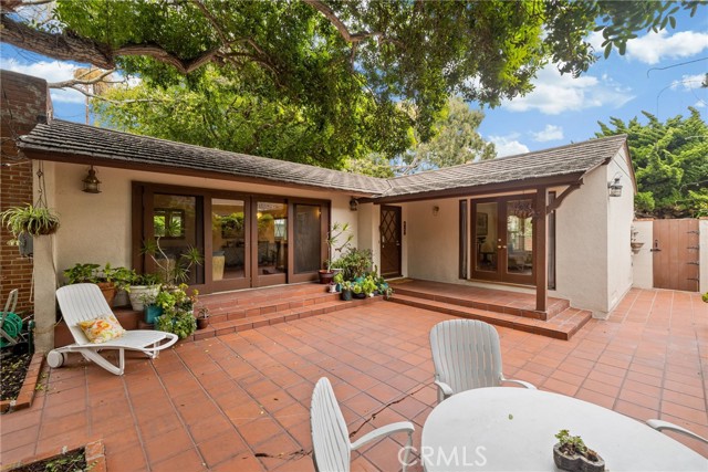 113 Vista Del Parque, Redondo Beach, California 90277, 2 Bedrooms Bedrooms, ,1 BathroomBathrooms,Residential,Sold,Vista Del Parque,SB24098927