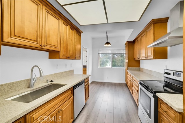 Detail Gallery Image 3 of 40 For 5139 Balboa Bld #301,  Encino,  CA 91316 - 2 Beds | 2 Baths