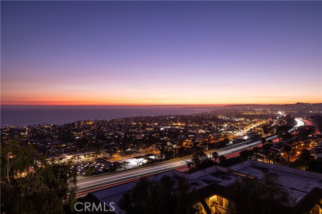 303 E Avenida Cordoba, San Clemente CA: https://media.crmls.org/medias/775c0138-612a-45b1-98e7-ab4e410be1ed.jpg