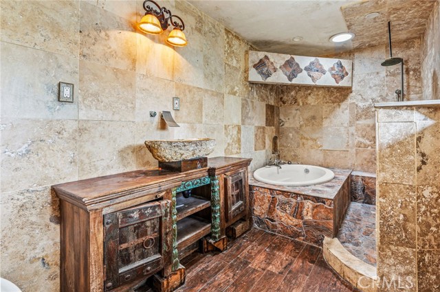 Detail Gallery Image 19 of 45 For 820 Law St, San Diego,  CA 92109 - 4 Beds | 2 Baths