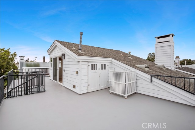 314 1/2 Larkspur Avenue, Corona del Mar CA: https://media.crmls.org/medias/775c582a-72a8-4a09-9476-d22c6a11fd48.jpg