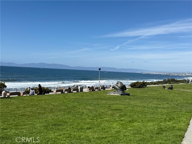 101 Broadway, Redondo Beach, California 90277, 3 Bedrooms Bedrooms, ,2 BathroomsBathrooms,Residential,For Sale,Broadway,SB25056727
