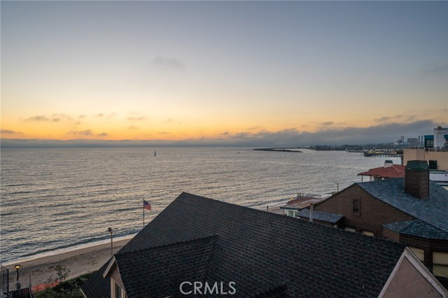 615 Esplanade, Redondo Beach, California 90277, 1 Bedroom Bedrooms, ,1 BathroomBathrooms,Residential,Sold,Esplanade,SB23127856