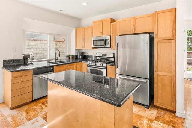 28230 Evergreen Lane, Saugus CA: https://media.crmls.org/medias/775d161b-7b9c-4baf-ae6a-b1fcd633487e.jpg