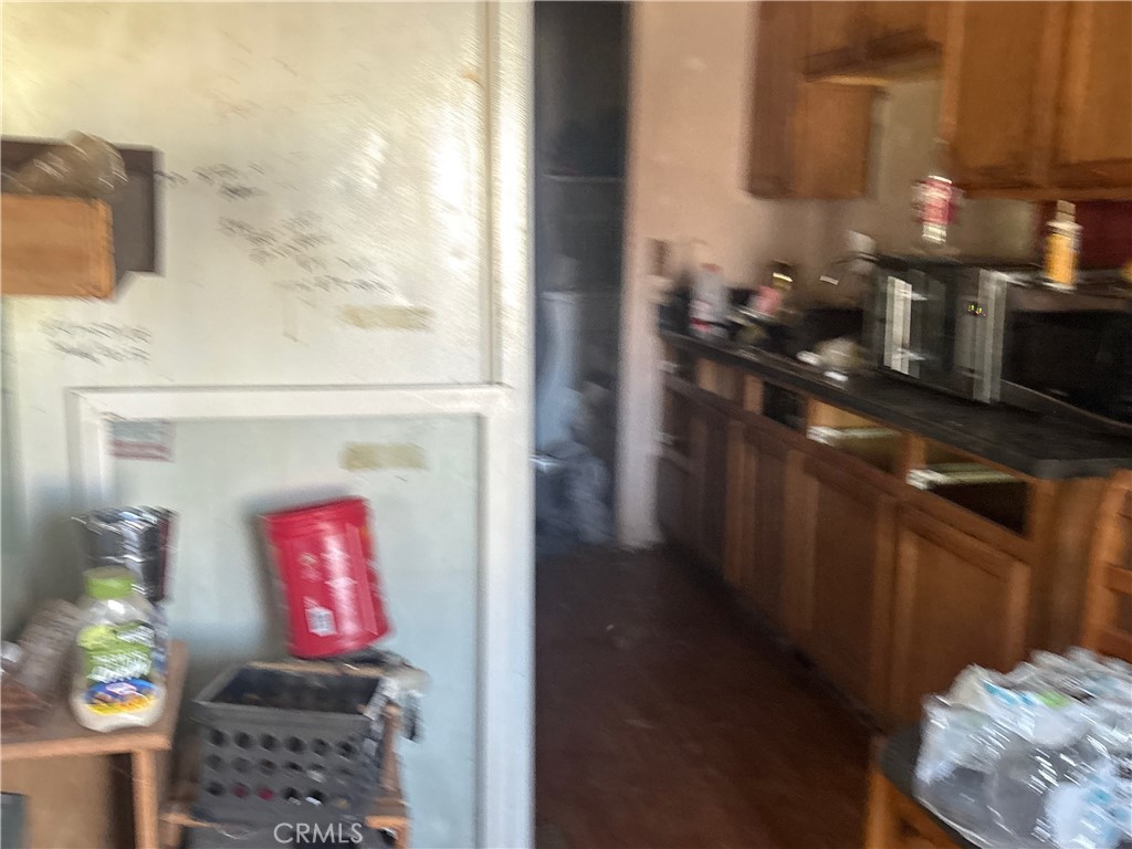https://media.crmls.org/medias/775d77b5-2cb6-4b96-80de-4609858932bc.jpg?preset=X-Large