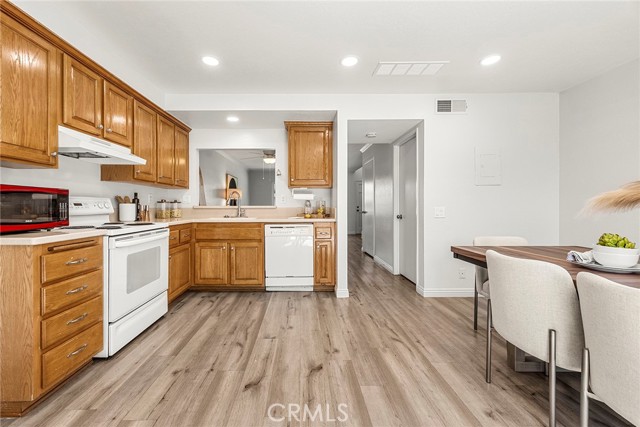 Image 13 of 30 For 25885 Trabuco Road 169