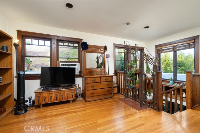 Image 21 of 37 For 125 11th Street