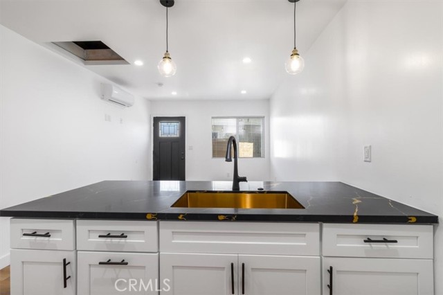 Detail Gallery Image 28 of 69 For 6616 Denver Ave, Los Angeles,  CA 90044 - 6 Beds | 5/1 Baths