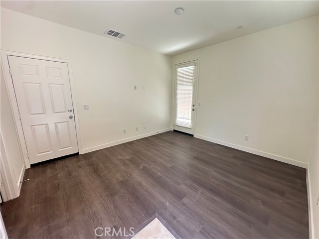712 Ash Lane, Pomona CA: https://media.crmls.org/medias/775e55aa-5f00-48db-9ab7-c7c3c6586f47.jpg