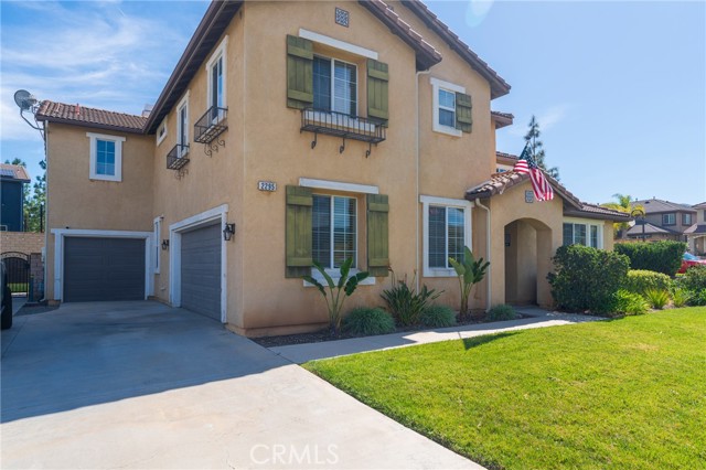 Detail Gallery Image 2 of 32 For 2295 Shanna Carle Dr, Corona,  CA 92882 - 4 Beds | 3/1 Baths