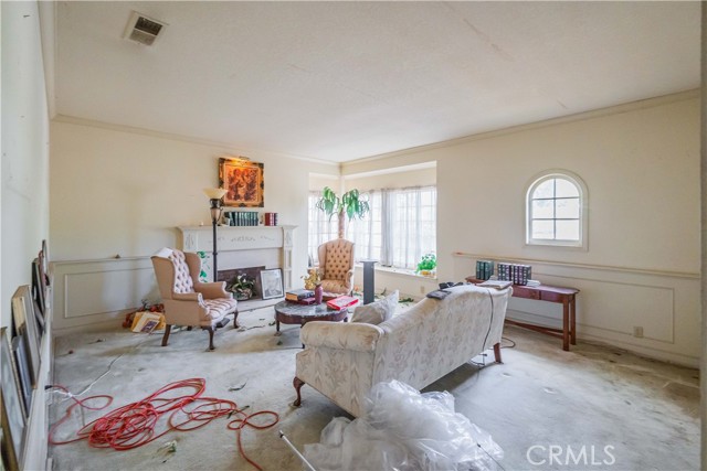 Detail Gallery Image 14 of 19 For 10201 Center Dr, Villa Park,  CA 92861 - 5 Beds | 3/1 Baths