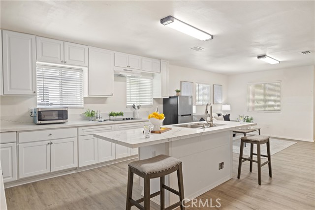 2420 Maine Avenue, Long Beach CA: https://media.crmls.org/medias/776066ed-ed98-4cec-8759-5d7db48f03da.jpg